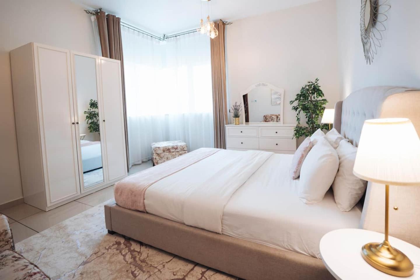 Charming Warm Suite With Amazing Views Of The City Dubai Eksteriør billede