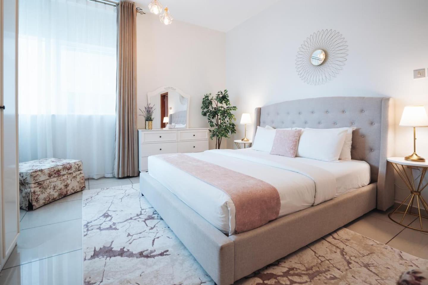 Charming Warm Suite With Amazing Views Of The City Dubai Eksteriør billede